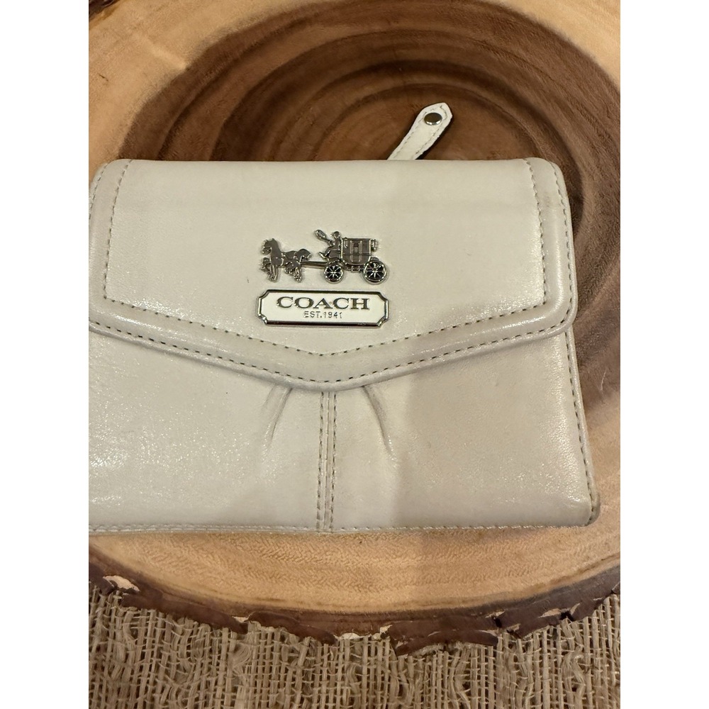 Vintage‎ 1941 Coach Madison Medium Trifold wallet Ivory Leather Snap Wallet